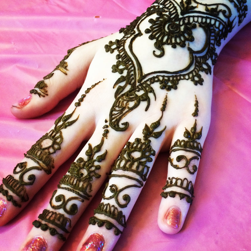Henna (Mehndi) ladies parties with Traditional Glimpse. - TRADITIONAL ...